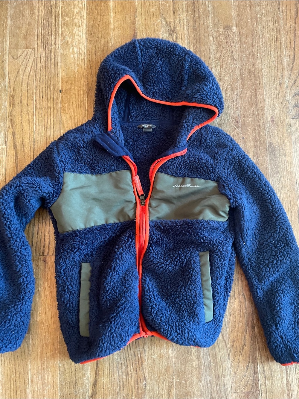 Eddie Bauer Sherpa kids coat with hood and pockets size Small 7